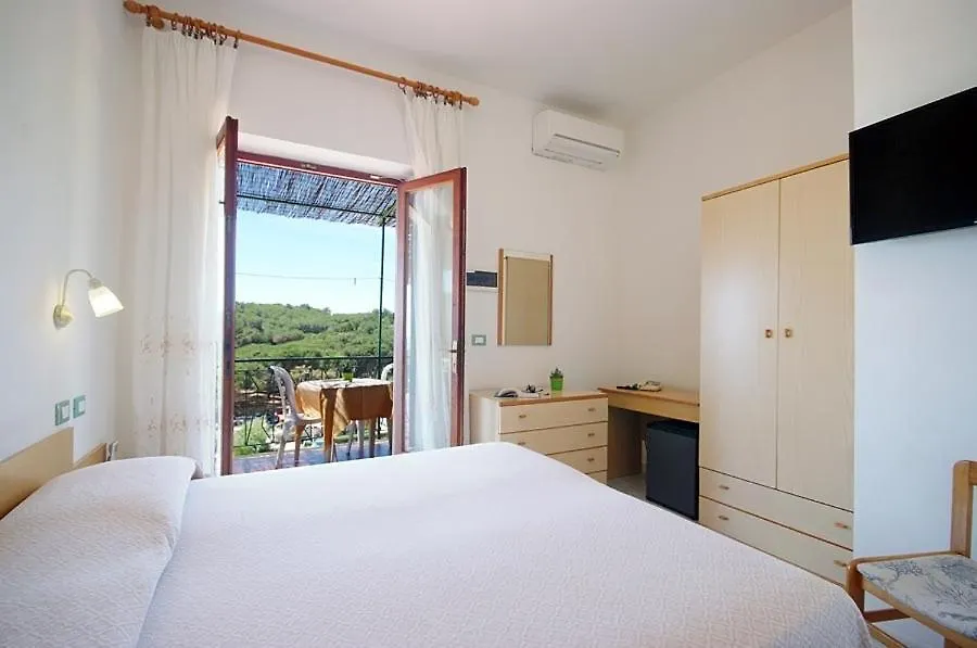 Hotel Alma Fetovaia 3*,